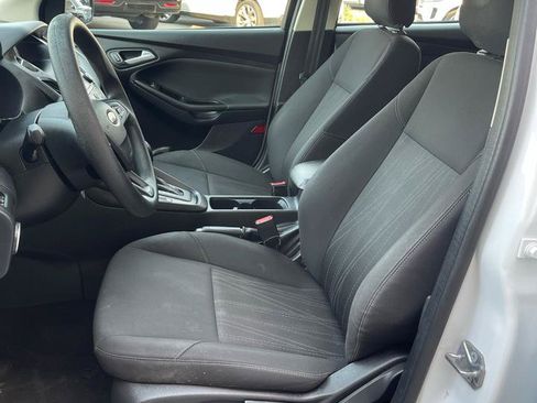 Used 2018 Ford Focus SE FWD image 12