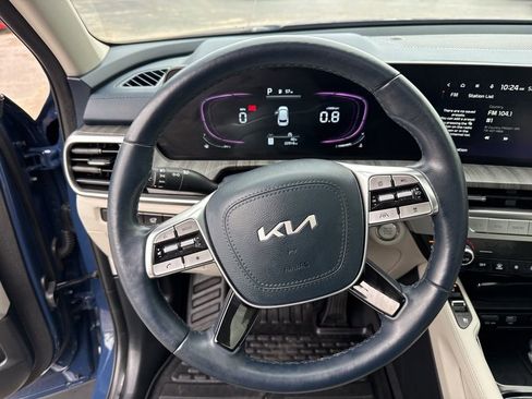 Used 2024 Kia Telluride EX w/ EX Captain's Chair Package image 20