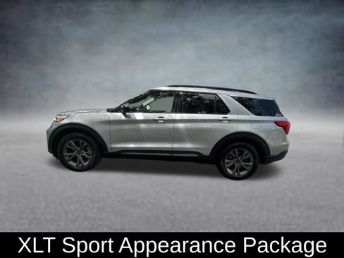 Used 2023 Ford Explorer XLT w/ Equipment Group 202A RWD image 4