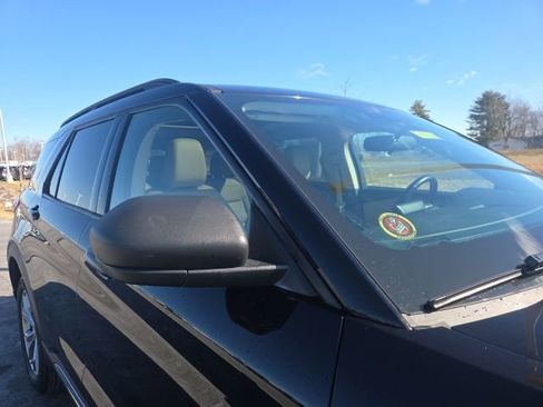 Certified 2023 Ford Explorer XLT w/ Equipment Group 202A image 5