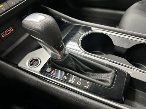 Used 2024 Nissan Altima 2.5 SV FWD image 24