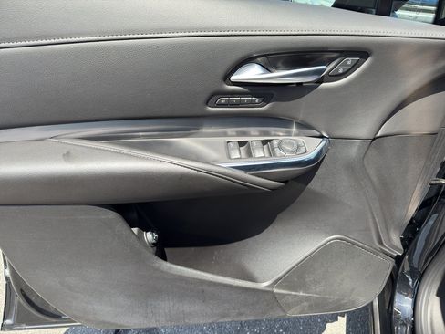 Used 2024 Cadillac XT4 Premium Luxury image 10