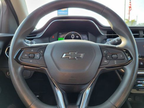 Used 2023 Chevrolet Bolt EUV LT FWD image 11