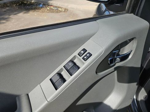 Used 2020 Nissan Frontier SV w/ Midnight Edition Floor Mats image 14