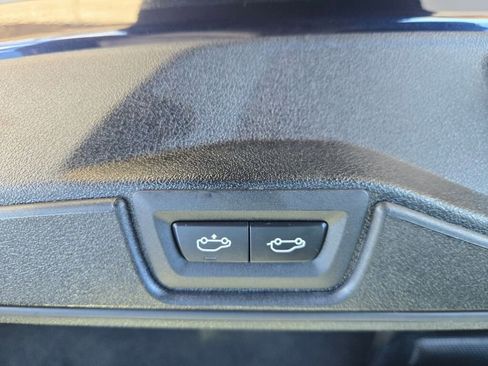 Used 2022 BMW X7 xDrive40i w/ M Sport Package image 33