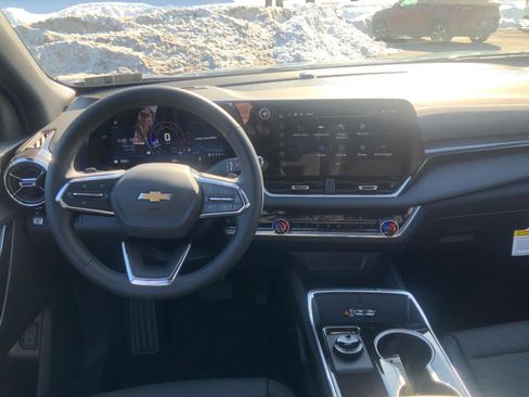 New 2026 Chevrolet Equinox LT w/ Convenience Package II image 16