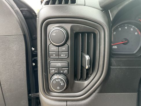 Used 2019 Chevrolet Silverado 1500 Custom w/ Custom Value Package image 37