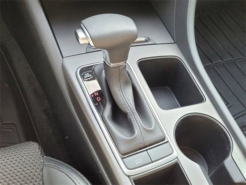 Used 2020 Kia Optima S image 22