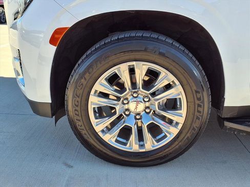 Used 2023 GMC Yukon Denali image 9