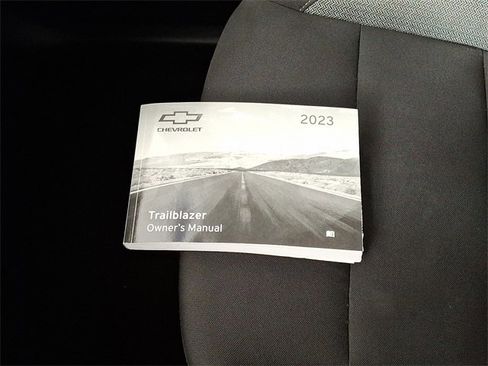 Used 2023 Chevrolet TrailBlazer LT w/ Convenience Package image 25