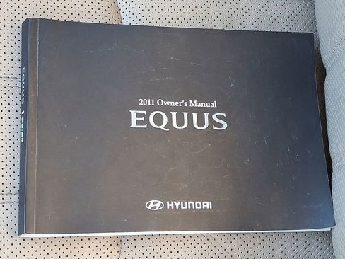 Used 2011 Hyundai Equus Signature image 32