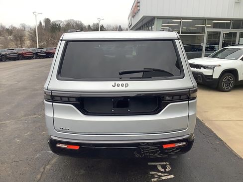New 2026 Jeep Grand Wagoneer Limited w/ 8-Passenger Seating Package AWD/4WD image 4