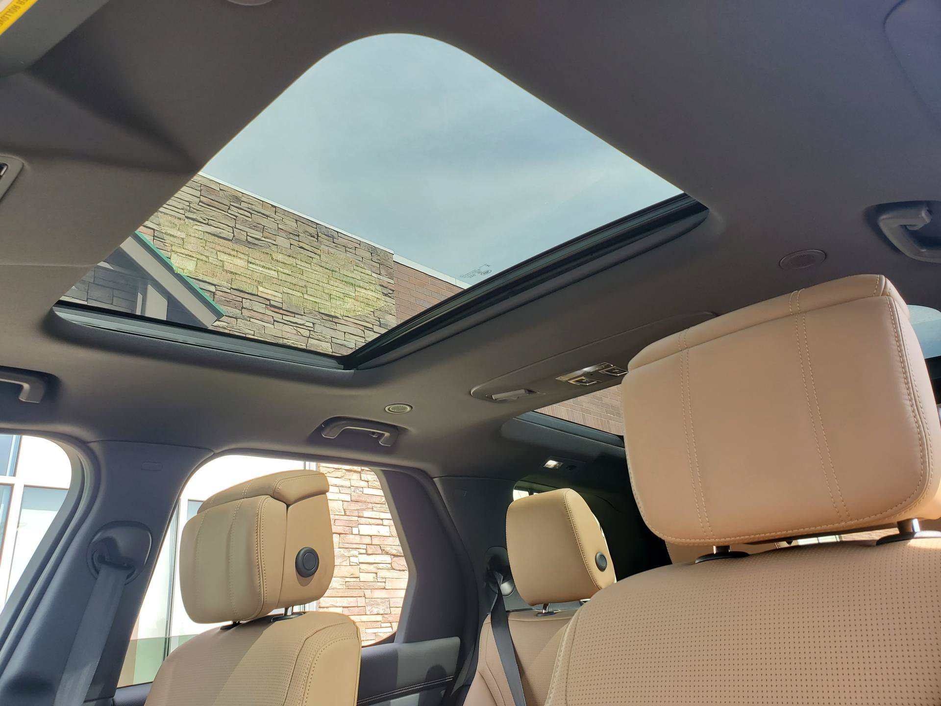New 2026 Land Rover Discovery Limited Edition AWD/4WD image 26