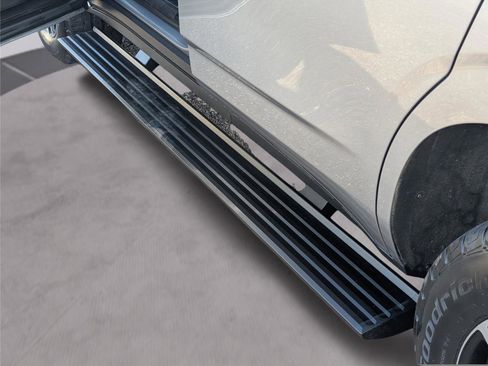 Used 2023 GMC Yukon AT4 w/ Technology Package image 41