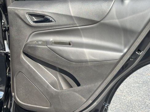 Used 2024 Chevrolet Equinox LT FWD image 16