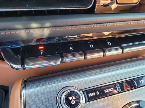 Used 2021 Lincoln Aviator Black Label Grand Touring w/ Class IV Trailer Tow Package AWD/4WD image 14