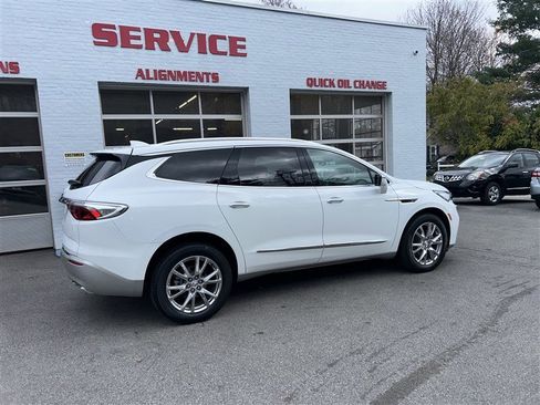 Used 2023 Buick Enclave Premium w/ Experience Buick Package image 9