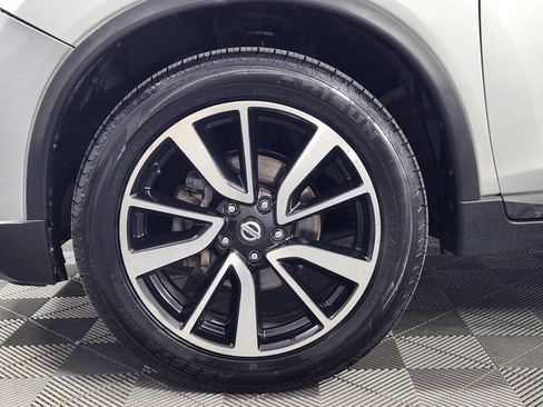 Used 2019 Nissan Rogue SL AWD/4WD image 22