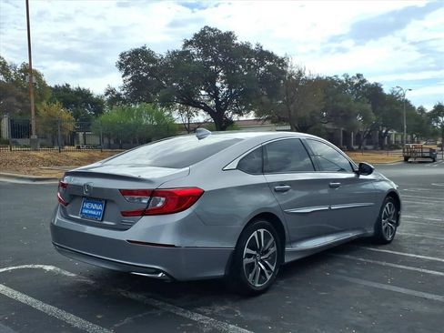 Used 2018 Honda Accord Touring image 4