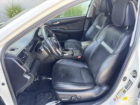 Used 2013 Toyota Camry SE w/ Leather Pkg FWD image 18