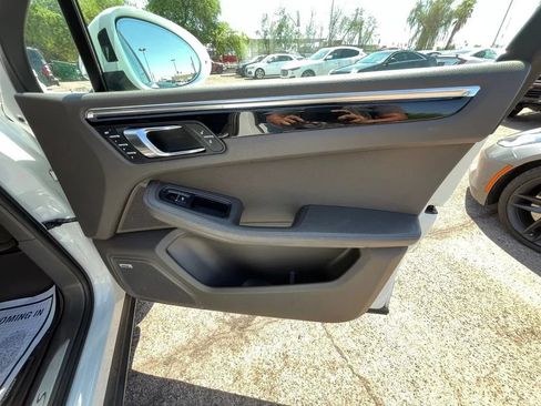 Used 2016 Porsche Macan S AWD/4WD image 12
