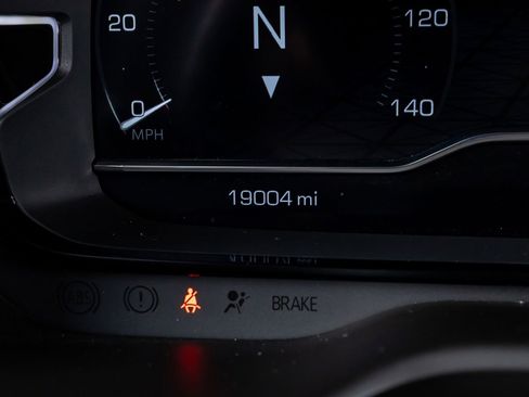 Used 2024 GMC Yukon XL Denali image 19