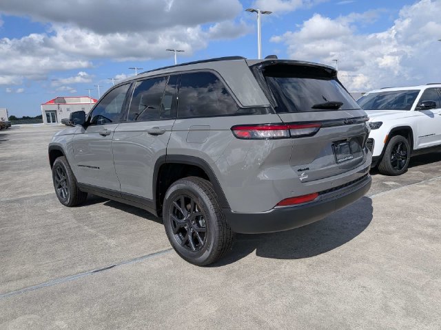 New 2027 Jeep Grand Cherokee Altitude AWD/4WD image 7