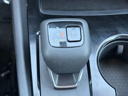 Used 2025 Nissan Rogue SV AWD/4WD image 25