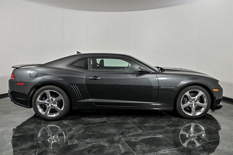 Used 2015 Chevrolet Camaro SS w/ RS Package RWD image 10