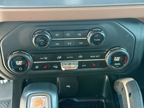 Used 2024 Ford Bronco Outer Banks AWD/4WD image 12