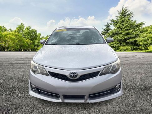 Used 2014 Toyota Camry SE FWD image 2