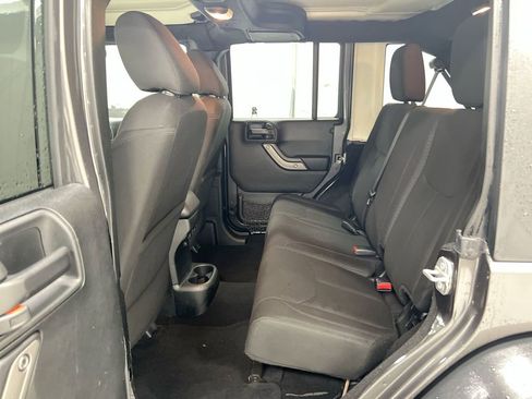 Used 2018 Jeep Wrangler Unlimited Sport S AWD/4WD image 20