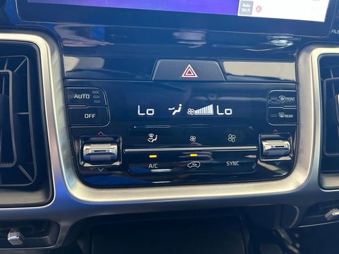 Used 2022 Kia Sorento EX FWD image 45