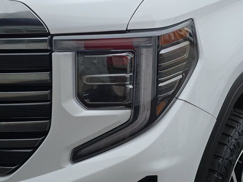 Certified 2023 GMC Sierra 1500 AT4 w/ AT4 Preferred Package AWD/4WD image 34