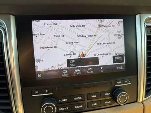 Used 2018 Porsche Macan AWD/4WD image 21