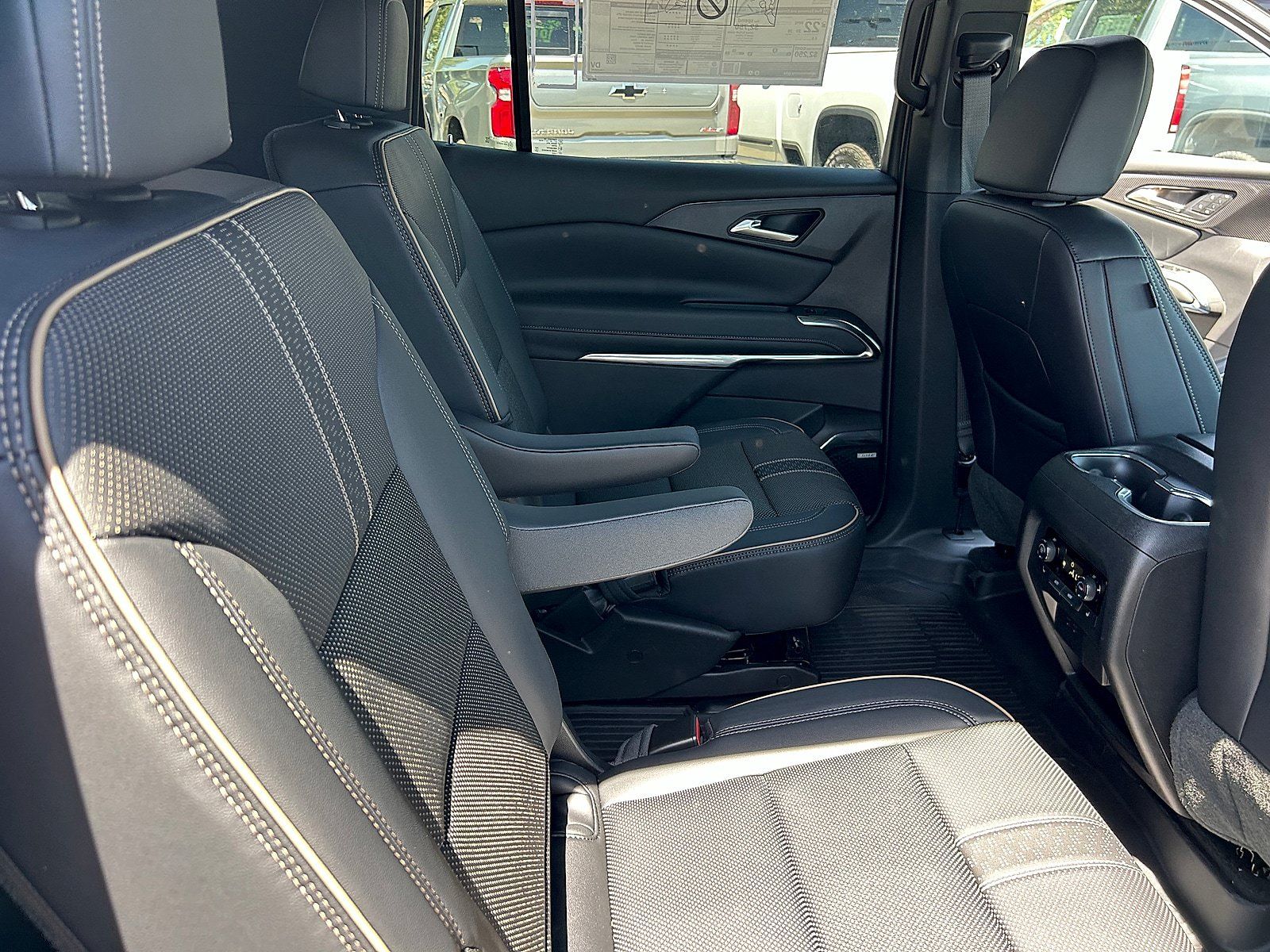 New 2026 Chevrolet Traverse High Country FWD image 33