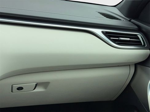 Used 2025 Genesis G70 2.5T image 20