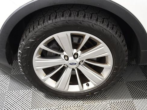 Used 2018 Ford Explorer Limited w/ Equipment Group 301A AWD/4WD image 11