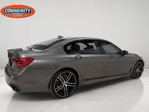 Used 2019 BMW 750i xDrive w/ Executive Package image 8