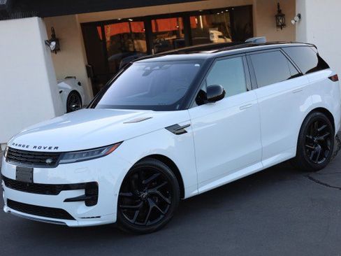 Used 2023 Land Rover Range Rover Sport SE Dynamic AWD/4WD image 4