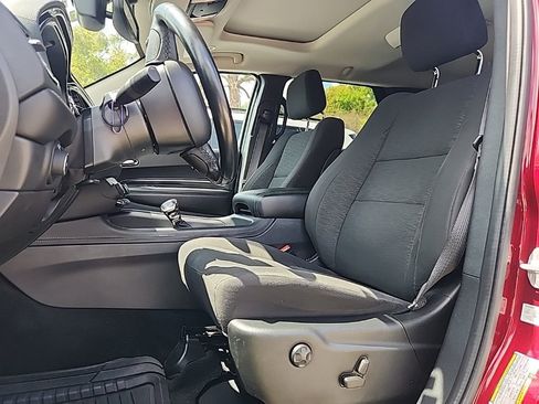 Used 2022 Dodge Durango SXT image 2