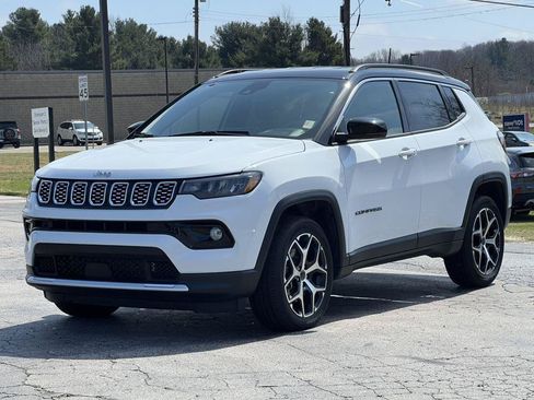 Used 2025 Jeep Compass Limited AWD/4WD image 35