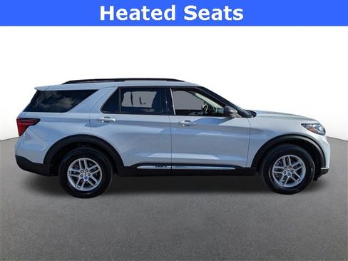 Used 2025 Ford Explorer Active image 2