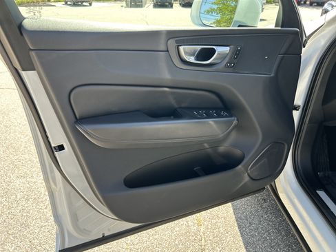 Used 2023 Volvo XC60 B5 Plus w/ Climate Package AWD/4WD image 15