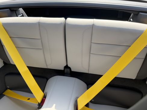 Certified 2026 Porsche 911 Targa 4 GTS AWD/4WD image 18