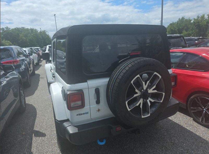 Used 2024 Jeep Wrangler Unlimited AWD/4WD image 6