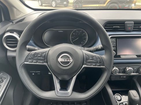 Used 2025 Nissan Versa SV image 31