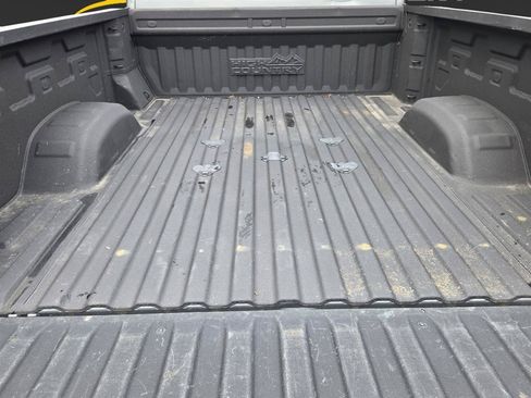 Used 2024 Chevrolet Silverado 2500 High Country w/ High Country Premium Package AWD/4WD image 32