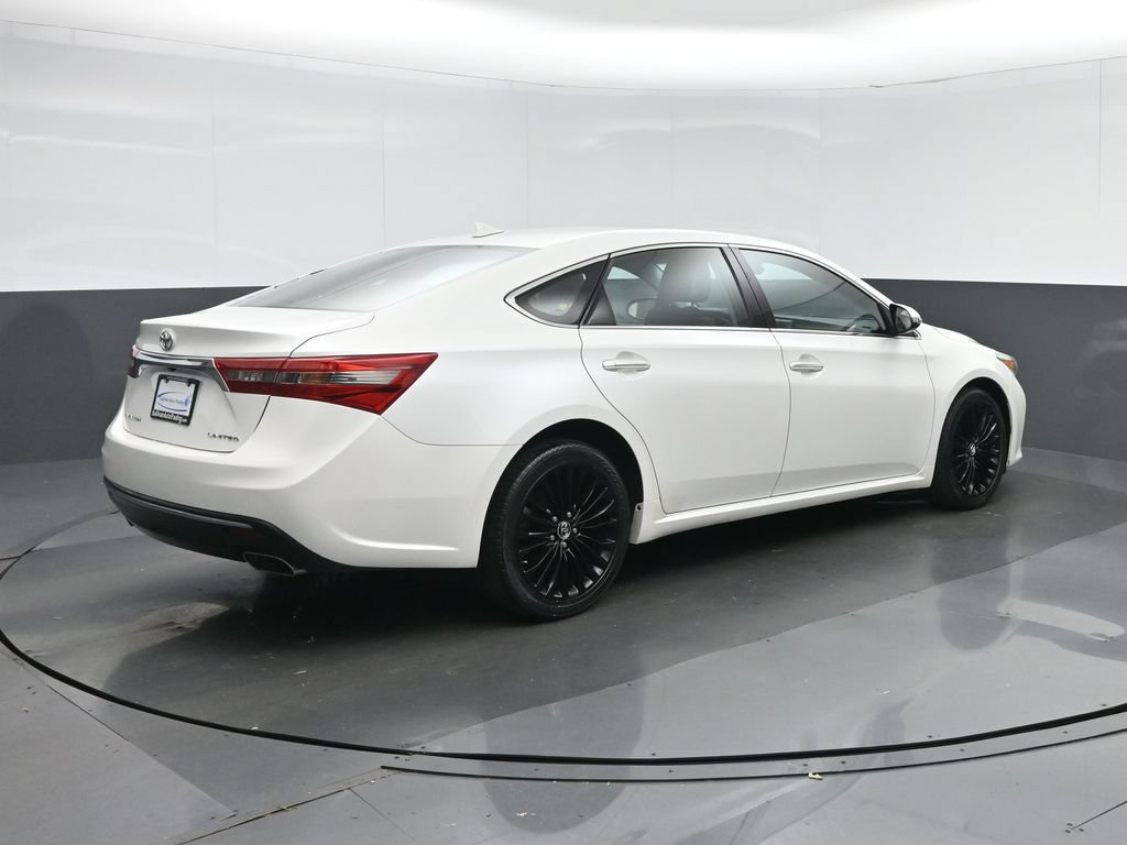 Used 2016 Toyota Avalon Limited w/ Toyota Safety Sense Package FWD image 7
