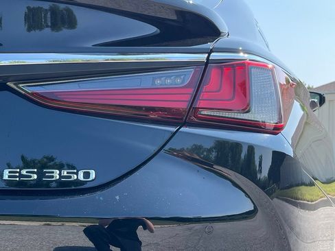 Used 2024 Lexus ES 350 w/ Accessory Package (Z1) FWD image 12